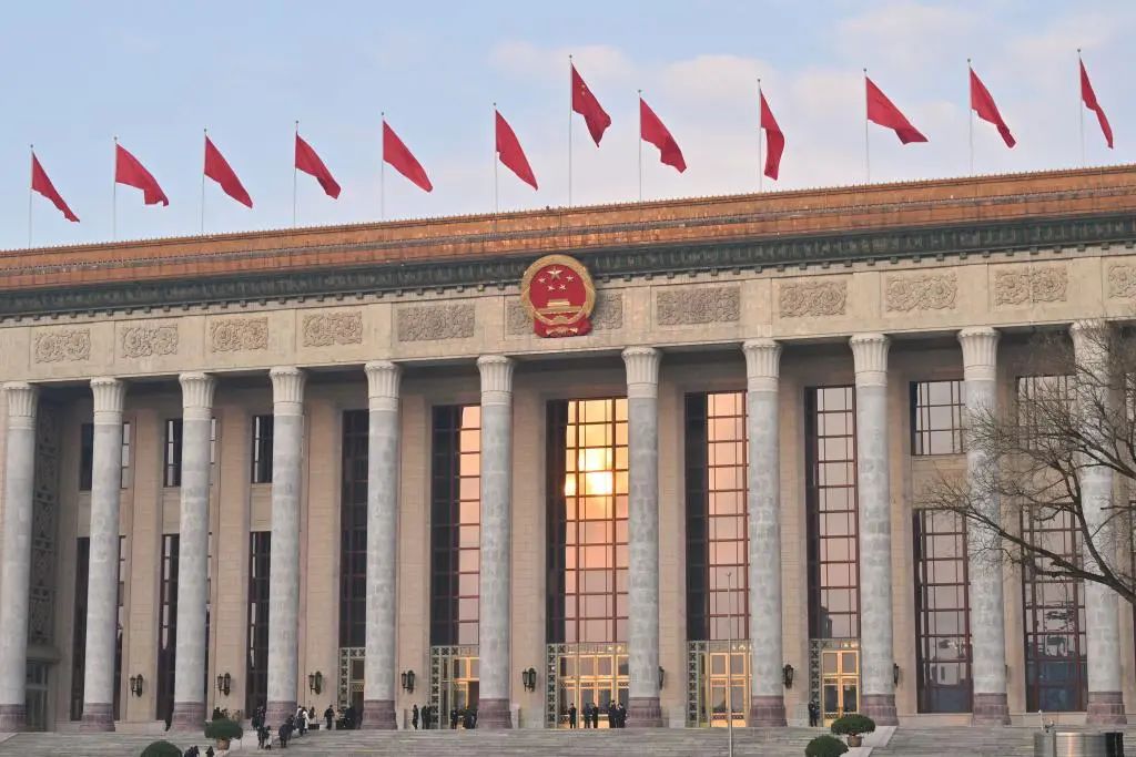 李強(qiáng)提到：新型儲(chǔ)能、“沙戈荒”、海上風(fēng)電